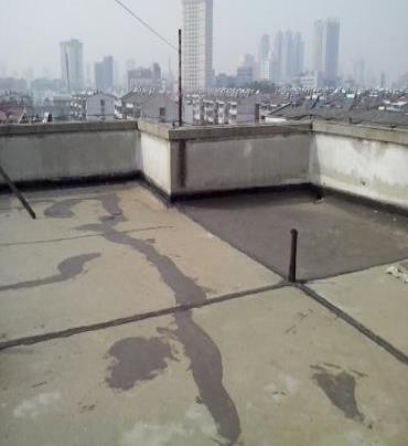 防城港市漏水维修 楼顶漏水是什么原因，楼顶漏水维修方法是什么?